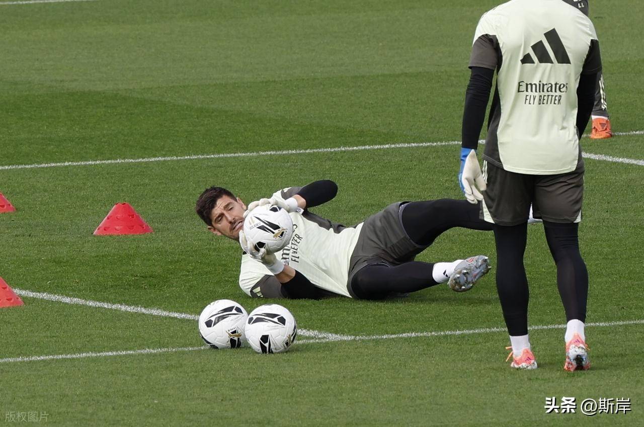 详细阅读:乐鱼体育官网-全明星赛倒计时,皇家马德里赛前主帅复盘,细节引发关注,悬念犹存,资深球员宣示担当的简单介绍-乐鱼体育官网 乐鱼体育官网-全明星赛倒计时,皇家马德里赛前主帅复盘,细节引发关注,悬念犹存,资深球员宣示担当的简单介绍-乐鱼体育官网